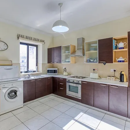 Stunning 3br Steps Away From Seafront By 360 Estates * سليمة