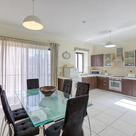 Stunning 3br Steps Away From Seafront By 360 Estates شقة *