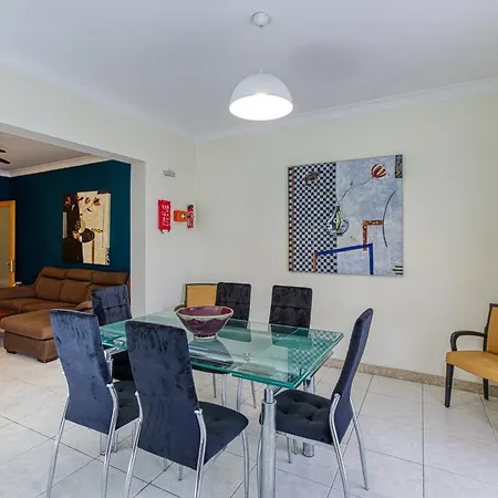 Stunning 3br Steps Away From Seafront By 360 Estates Apartmán Sliema