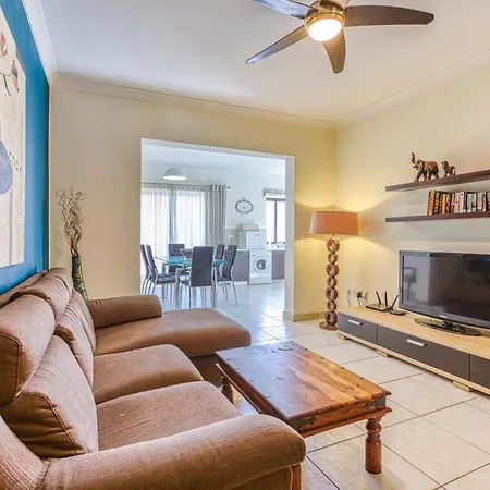 Apartmán Stunning 3br Steps Away From Seafront By 360 Estates Sliema