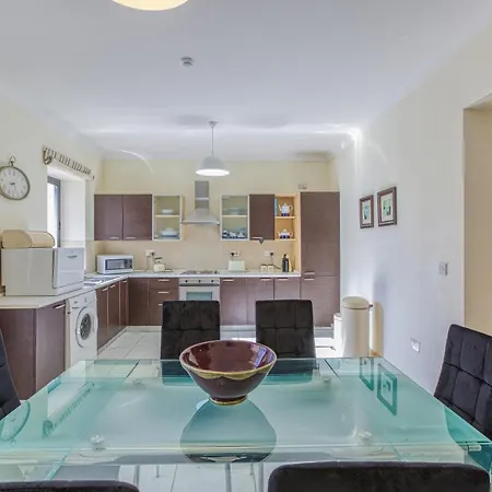Stunning 3br Steps Away From Seafront By 360 Estates Apartmán *